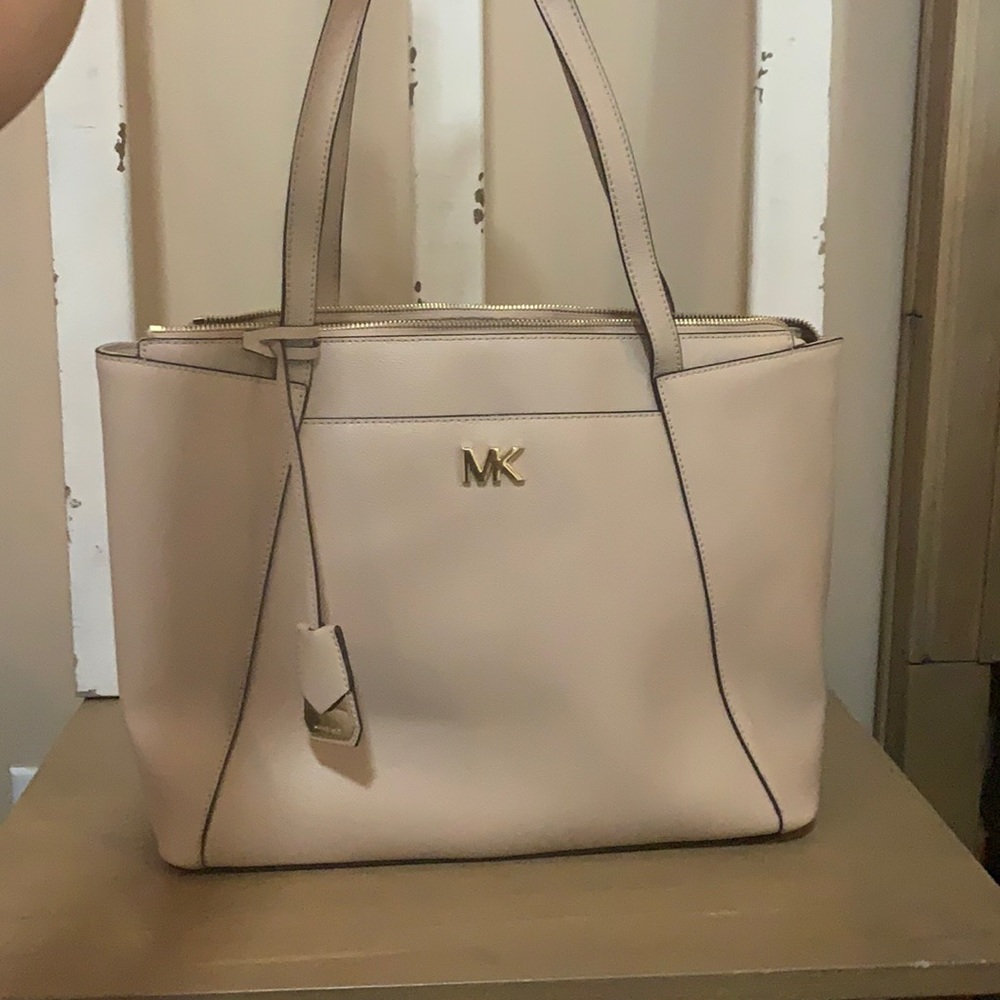 Michael Kors purse- light  pinkish nude color